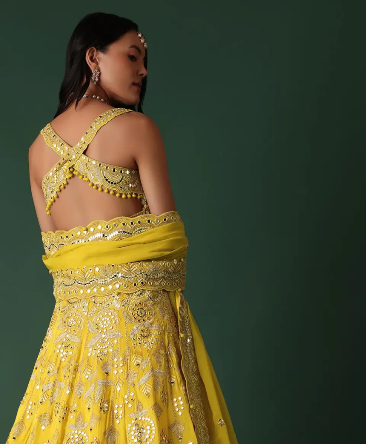 Stylish Sleeveless Blouse Designs