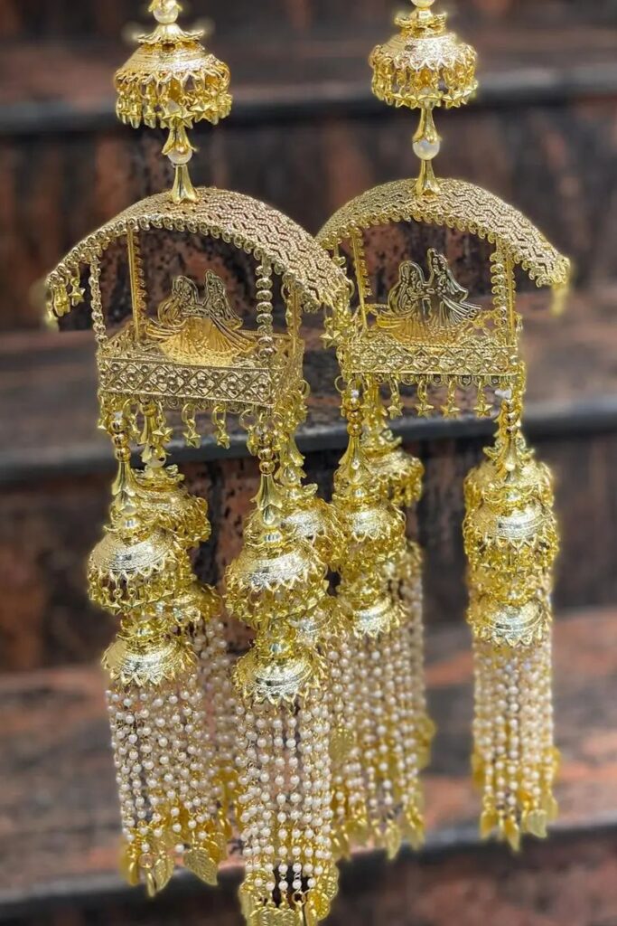 Raja Raani Couple Statue Kalire 