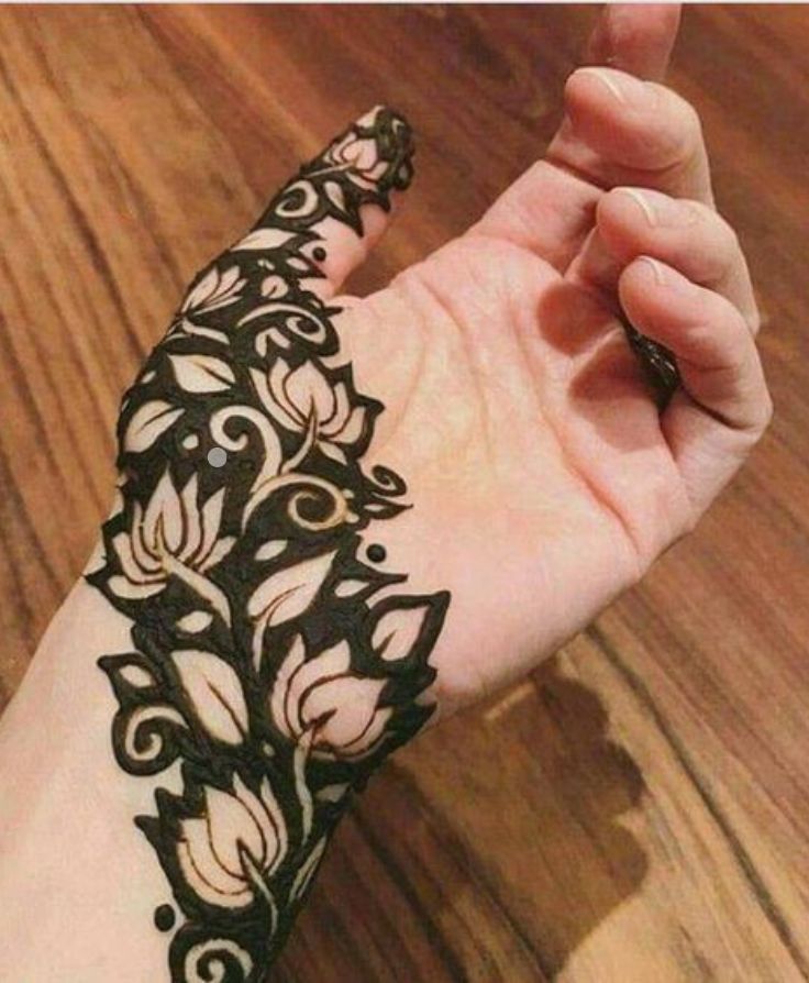 Palm Cuff Decorative Design
