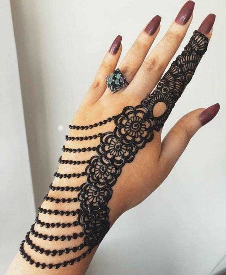 Ornamental Arabic Mehndi Design