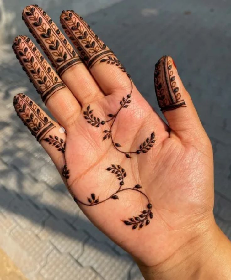 Minimal Mehndi with Leaves