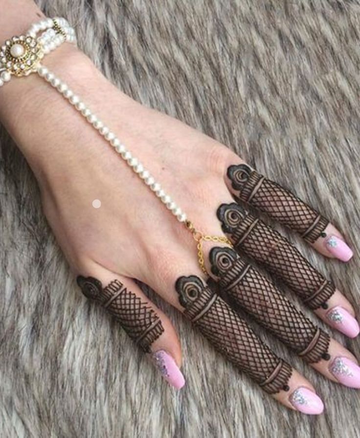  Abstract Finger Tip Design
